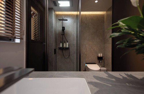 Shangri-La Hotel | The wonderland homestay