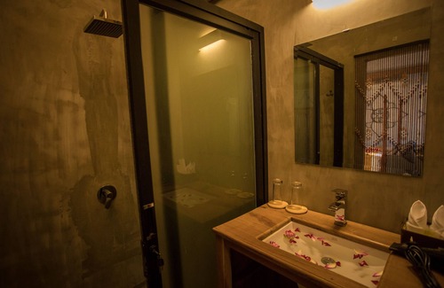 Siem Reap Hotel | The Wood Family Retreat