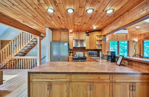 Lake Ariel Casa | The Woodhill Hideout - All Season Family Fun