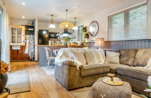 Brading Casa | The Woodlands Retreat