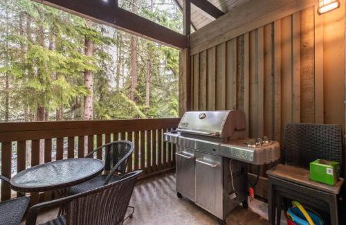 Blackcomb Casa | The Woods by Outpost Whistler