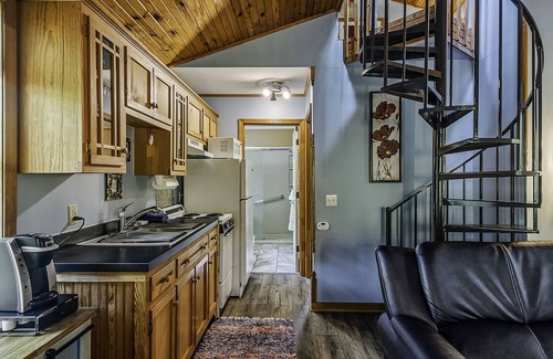 Eureka Springs Historic District Cabina | The Woods Cabins