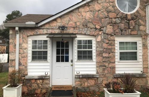 Dahlonega Apartamento | The Woodward Unit A