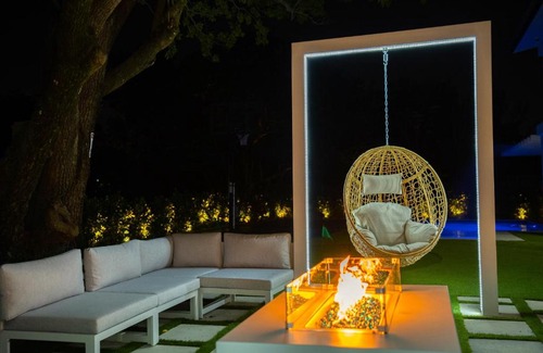 Ludlam Casa | The World 9bdroom Heated Pool with Mini Golf and Canal View