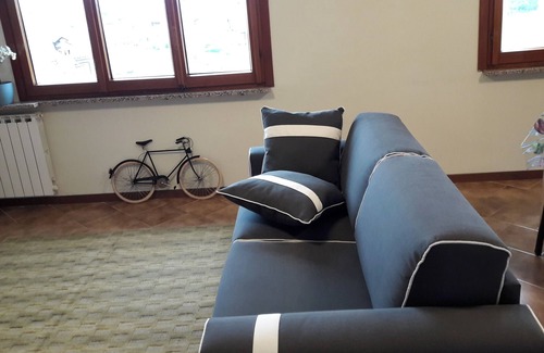 Madonna dell'Olmo Apartamento | El mundo en una habitación