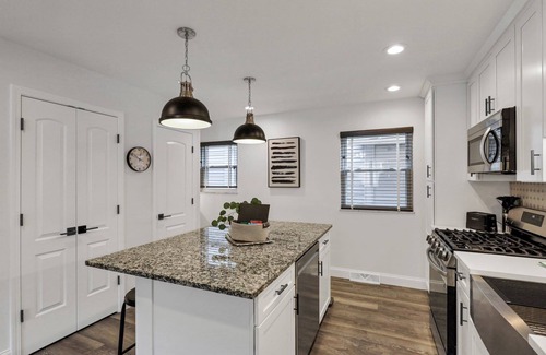 University District Apartamento | The Worthington - 3 BR and Parking
