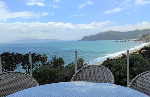 Coromandel Peninsula Casa | The Wow House - Stunning Kuaotunu Beach & Pacific Ocean Views