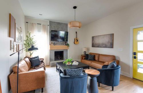 Hope Gardens Casa | The Wrangler - Hot Tub Minutes to Broadway