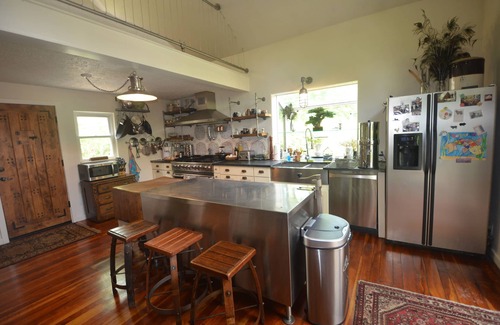 Caroline Cabina | The Wren's Nest at Scottland Yard Farm, a Romantic Cabin