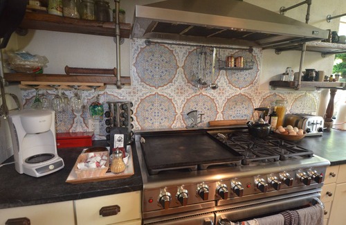 Caroline Cabina | The Wren's Nest at Scottland Yard Farm, a Romantic Cabin