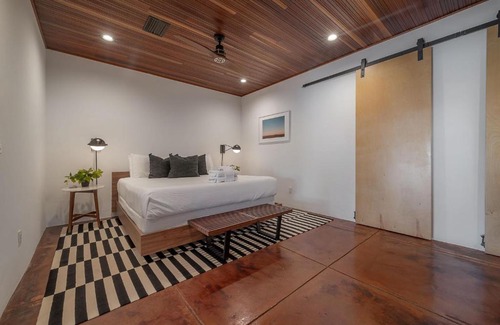 Hyde Park Casa | The Wright Place A Hyde Park Pool Home