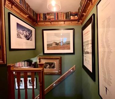 Holmfirth Casa | The Writers Cottage - Intriguing & Romantic