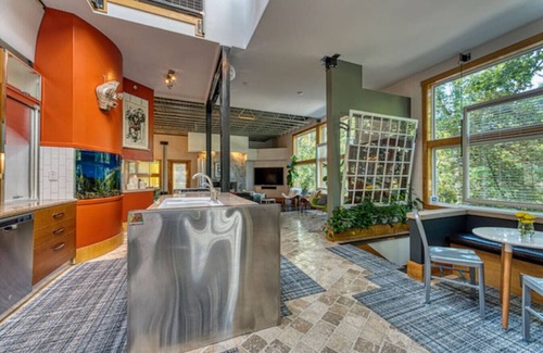 Indianapolis Casa | The Y @Keystone4BR 3.5BA Eclectic/Spacious Getaway