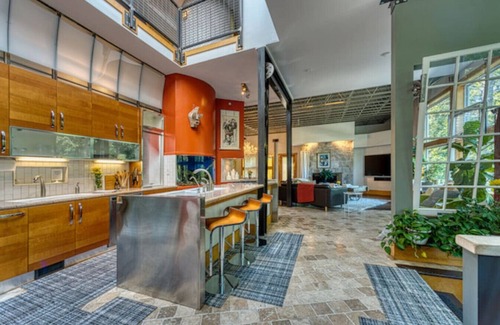Indianapolis Casa | The Y @Keystone4BR 3.5BA Eclectic/Spacious Getaway
