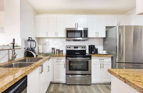 Aventura Condominio | THE YACHT CLUB EN AVENTURA, VISTA DE GOLF, WIFI GRATUITO DE 2 CAMAS Y ESTACIONAMIENTO