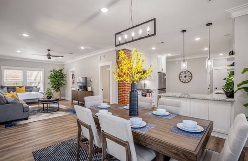 Greater East End Casa | The Yellow Brick Road House at East Downtown