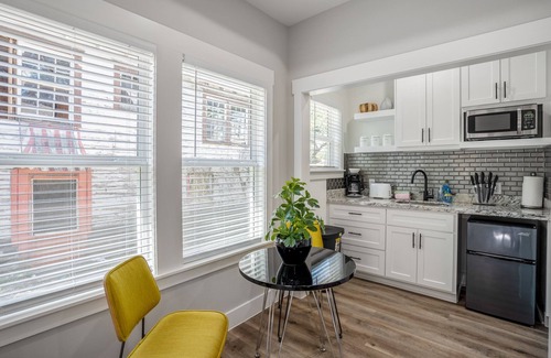 Greater East End Casa | The Yellow Brick Road House at East Downtown
