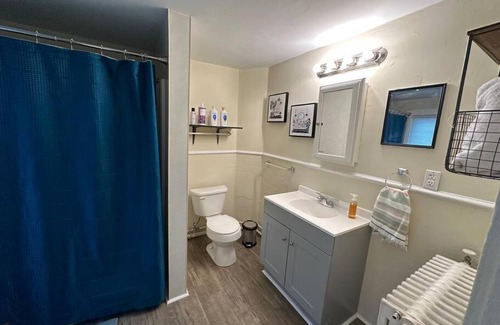 Radford Apartamento | The Yellow Door 3-bedroom downtown near VT&RU