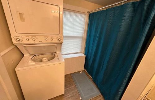 Radford Apartamento | The Yellow Door 3-bedroom downtown near VT&RU