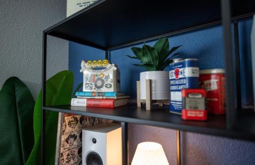 Berkley Casa | The Yellow Door - Mid Century Design & Comfort