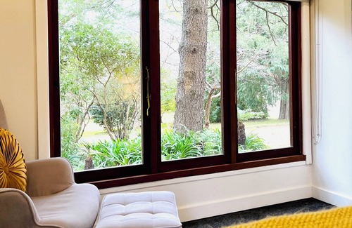 Sydney Cabaña | The Yellow Feather Cottage - Enchanting & Private Romantic Stay!