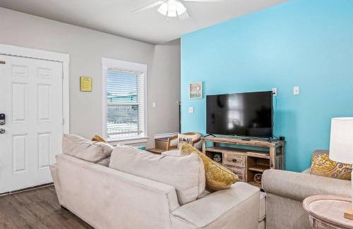Rockport Casa | The Yellow Getaway - Community Pool