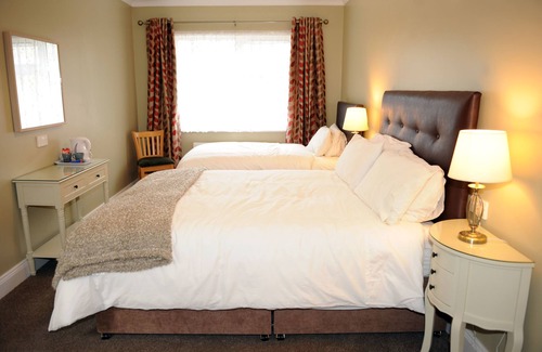 Navan Cama Y Desayuno | The Yellow House B&B
