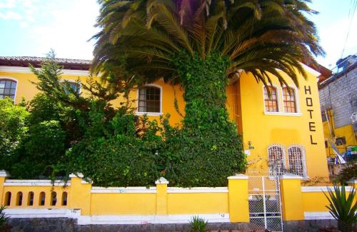 La Mariscal Casa | The Yellow House
