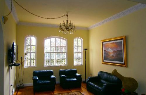 La Mariscal Casa | The Yellow House