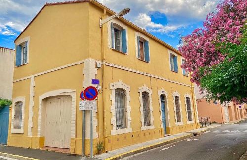 La Gare Apartamento | THE YELLOW HOUSE