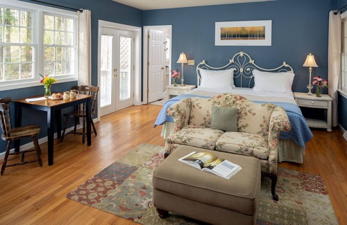Waynesville Cama Y Desayuno | The Yellow House on Plott Creek Road