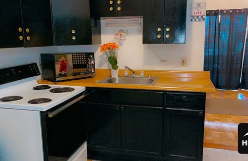 North Las Vegas Casa | The Yellow Penthouse