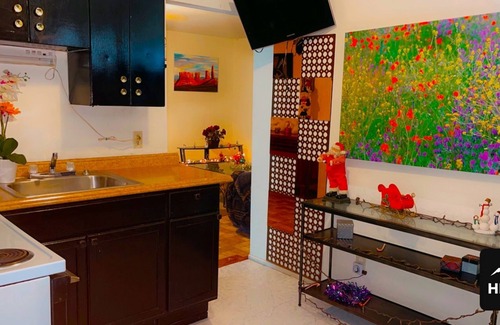 North Las Vegas Casa | The Yellow Penthouse
