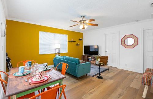 Sailboat Bend Casa | The Yellow Submarine @Sailboat Bend