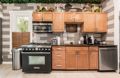 Old North Columbus Casa | The Yellowstone - Private Home Near OSU