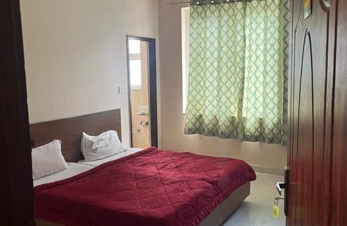 Tapovan Hotel | The Yoga Oasis