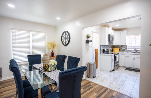 Yuma Townsite Casa | The Yuma White Modern Pool Home