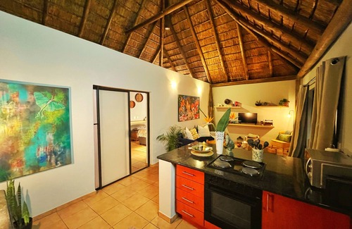 Greater Johannesburg Metropolitan Area Cabaña | The "Zen-Den": Subtle Charm & Luxury in Bryanston