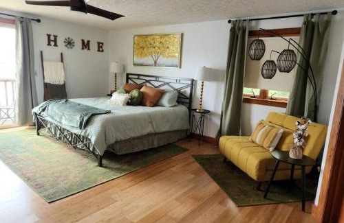 Orange Casa | The Zen Waterfront Retreat: A Sweetwater Stay