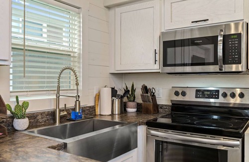 Austin Cabina | The Zilker - Luxury Tiny Home In Austin, TX