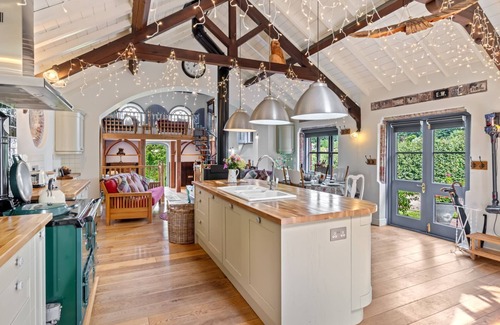 Lower Soudley Cabaña | The Zion Chapel, Cinderford - sleeps 4 guests in 1 bedroom