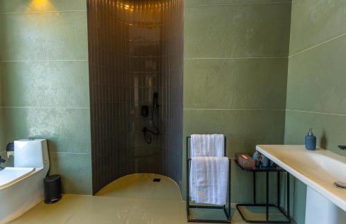 Srinagar Casa | The Zoey Villa, with Central Heating, Bonfire, BBQ & Complimentary Breakfast
