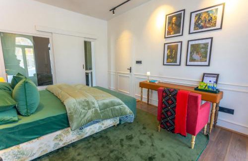 Srinagar Casa | The Zoey Villa, with Central Heating, Bonfire, BBQ & Complimentary Breakfast