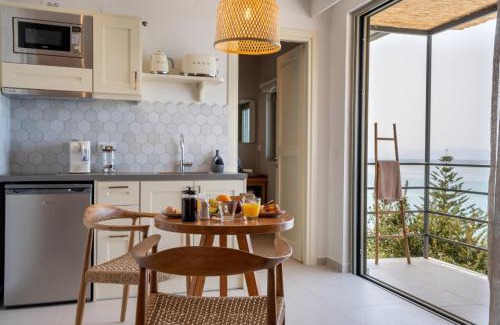 Lourdata Apartamento | Thea Beachfront Suites in Lourdas beach