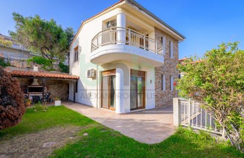 Dhikella Casa | Thea Dikella