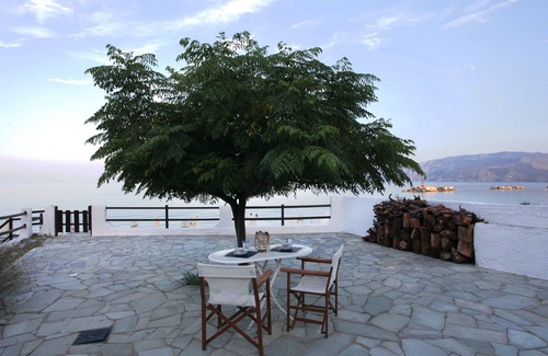 Skiros Casa | "TheaHouse In Skyros"