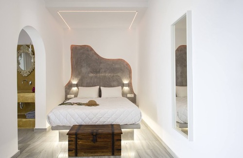 Perissa Hotel | TheArtemis - Perissa Hotel
