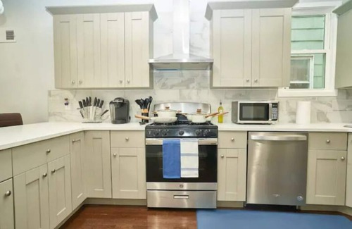 Constable Hook Casa | Theater+Game Flr - Save on 2Day+ Stays - Sleeps 16+
