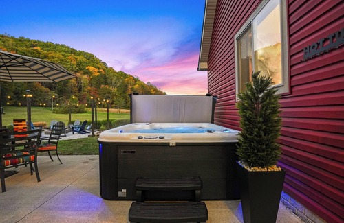 Rockbridge Casa | Theater-Pond-Game Room-HeatedPool~SpeakEasy