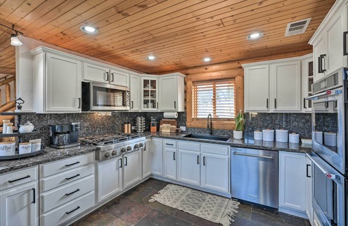 Valley Springs Cabina | Theater + Scenic Views: Valley Springs Cabin!